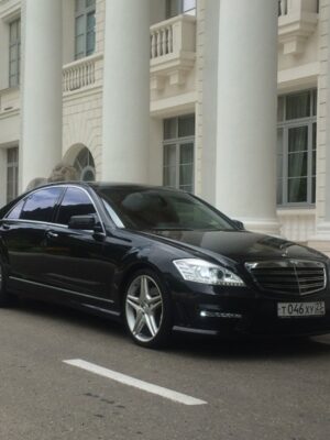 Mercedes W221
