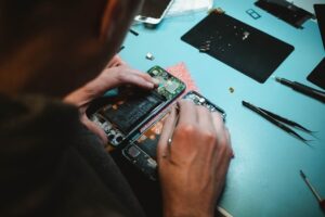 Ремонт сотовых телефонов, скупка и продажа запчастей